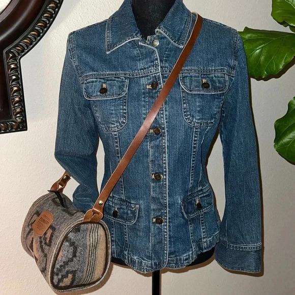 J. Jill Women’s Blue Demin Distressed Stretch Jean Jacket Coat Size Small - Picture 15 of 16